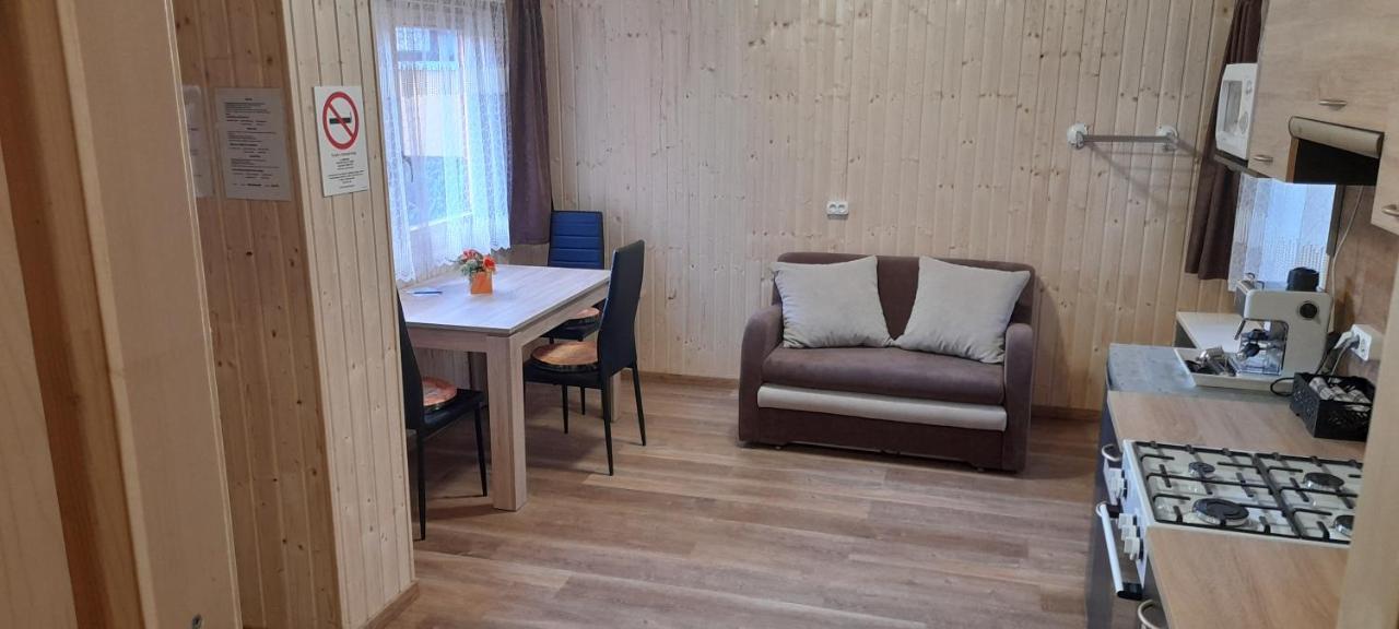 Keri Apartman Mosonmagyaróvár Екстериор снимка