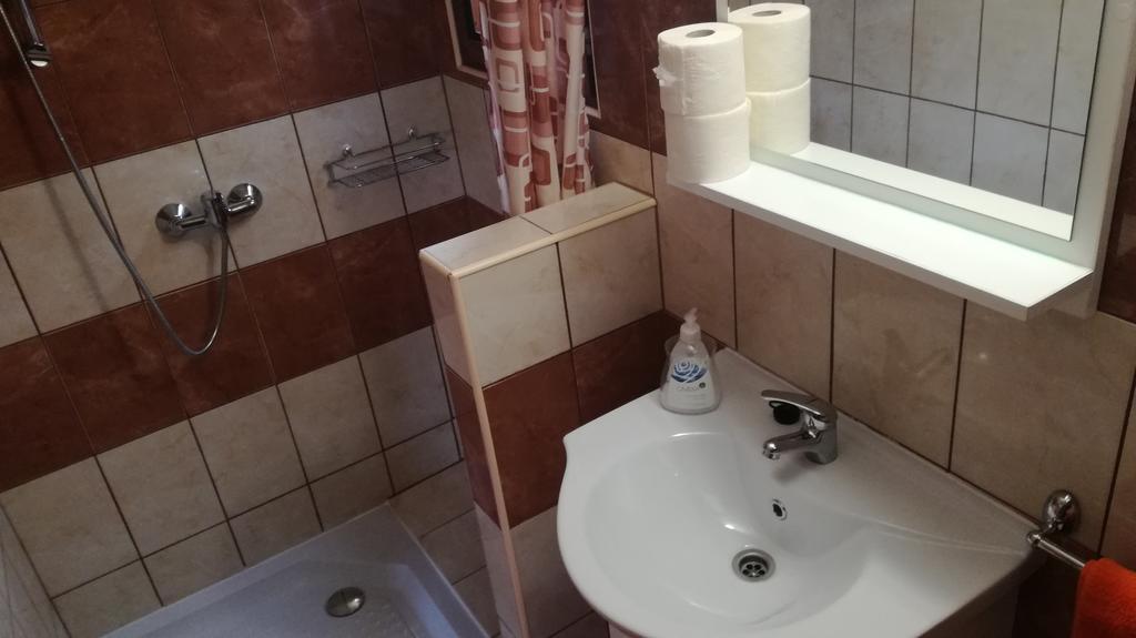 Keri Apartman Mosonmagyaróvár Екстериор снимка