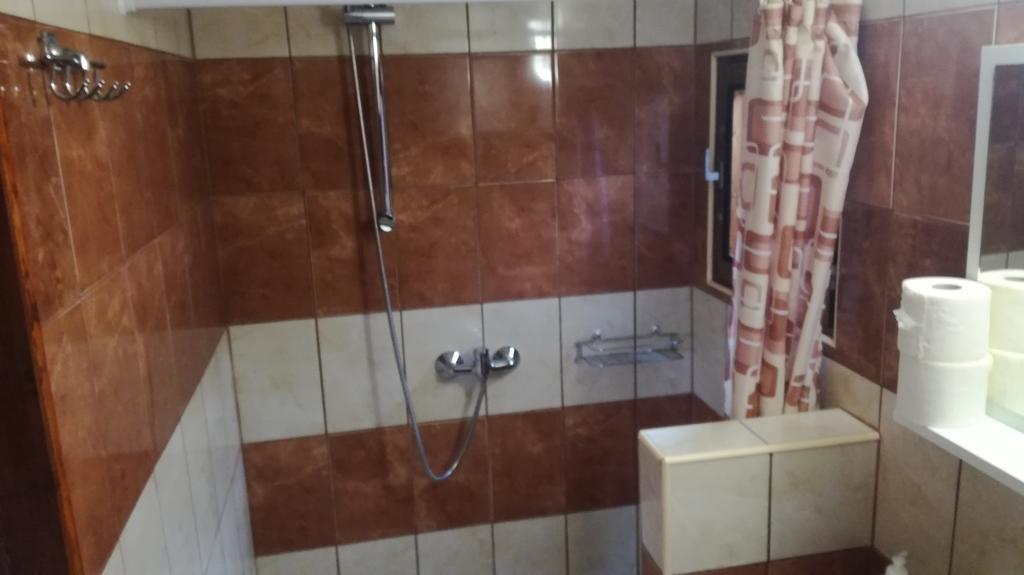 Keri Apartman Mosonmagyaróvár Екстериор снимка